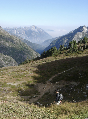 photo of Ken Yasuhara hiking near Cascade Pass, linked to Ken's Flickr photos