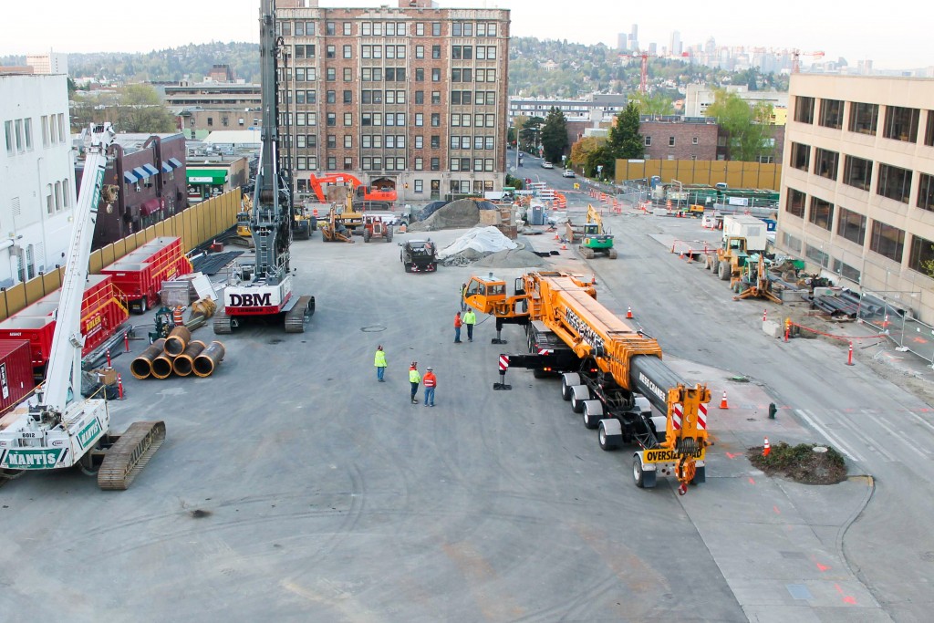 The crane arrives on site.