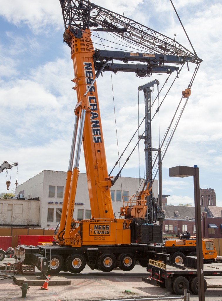 Close up of the crane carriage. The entire weight of the crane plus load is supported by and balanced by four outriggers.